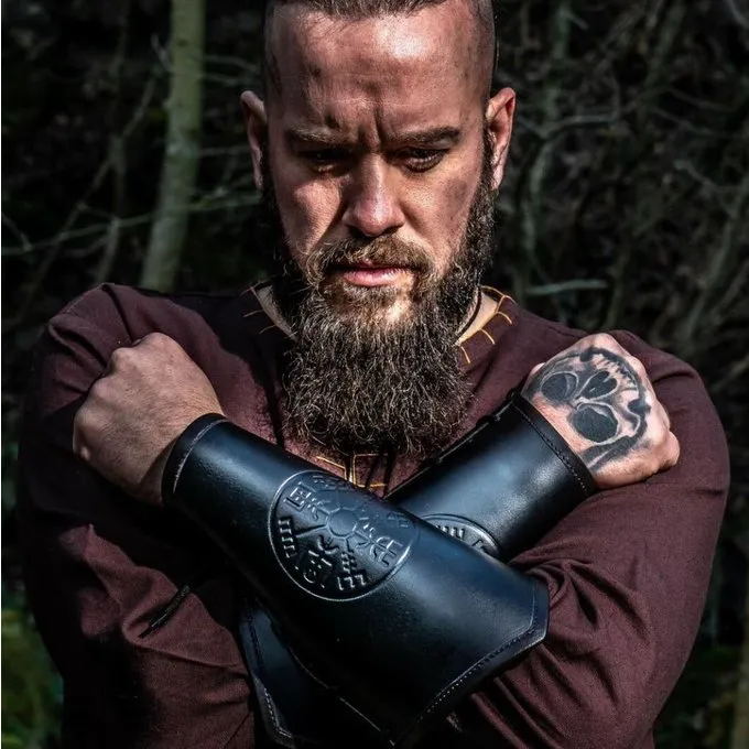 Leonardo Carbone Armschienen Vegvisir, Schwarz 3 Leonardo Carbone Armschienen Vegvisir, Schwarz