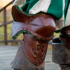 Epic Armoury Paar Leder Poleyns, Braun-grün