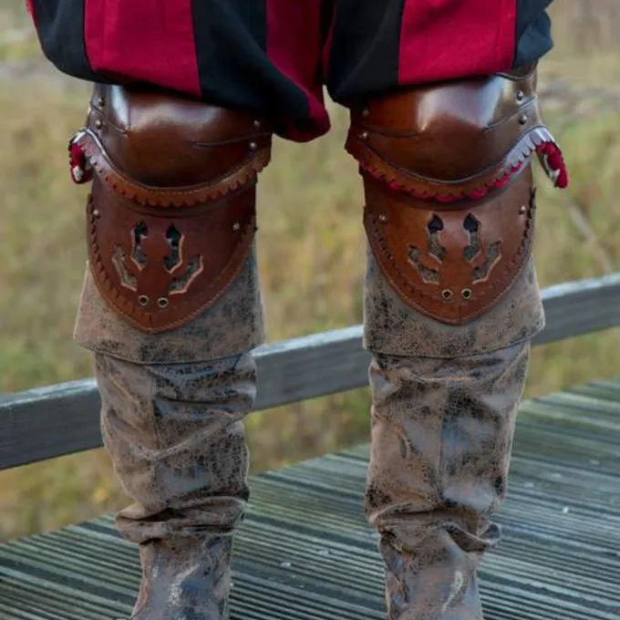 Epic Armoury Paar Leder Poleyns, Braun-rot 4 Epic Armoury Paar Leder Poleyns, Braun-rot – Bild 2