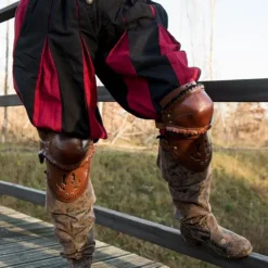 Epic Armoury Paar Leder Poleyns, Braun-schwarz -Säbel Rabatt paar leder poleyns braun schwarz 2